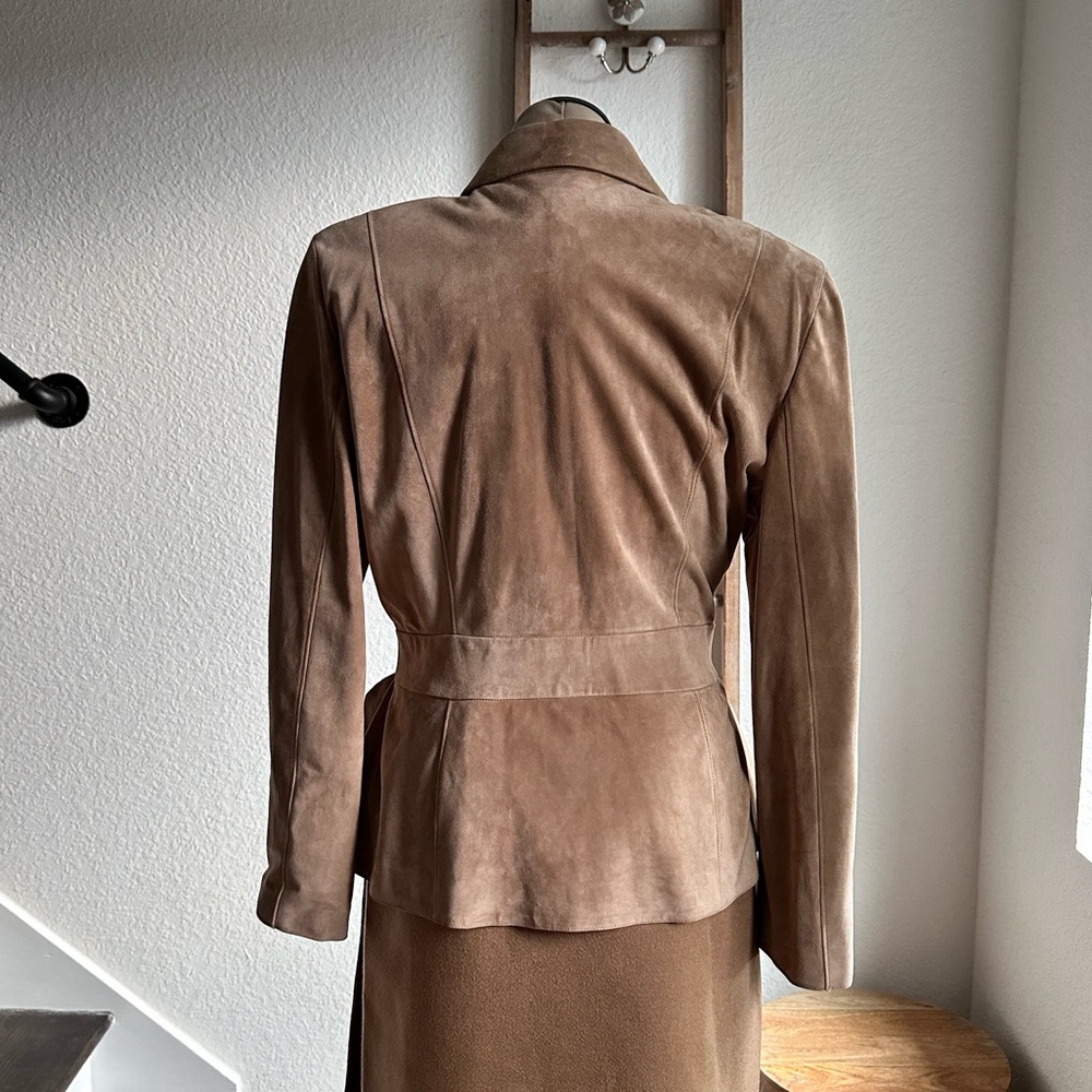 GUCCI Tan Suede Leather Belted jacket NWT sz: EU 48 or US sz: 8 - Picture 8 of 13